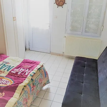 Studio Proche Plage A شقة *
